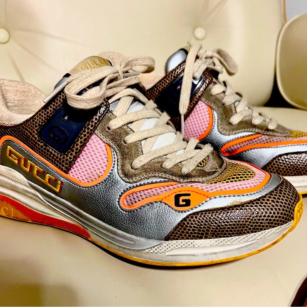 Authentic Gucci Sneakers size 39